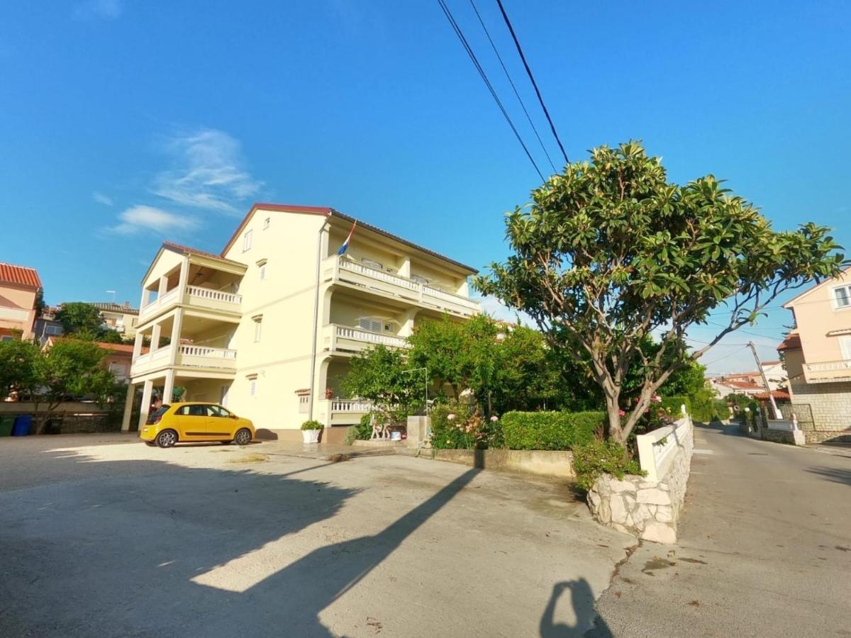 Apartments And Rooms By The Sea Palit, Rab - 5010 Exterior foto
