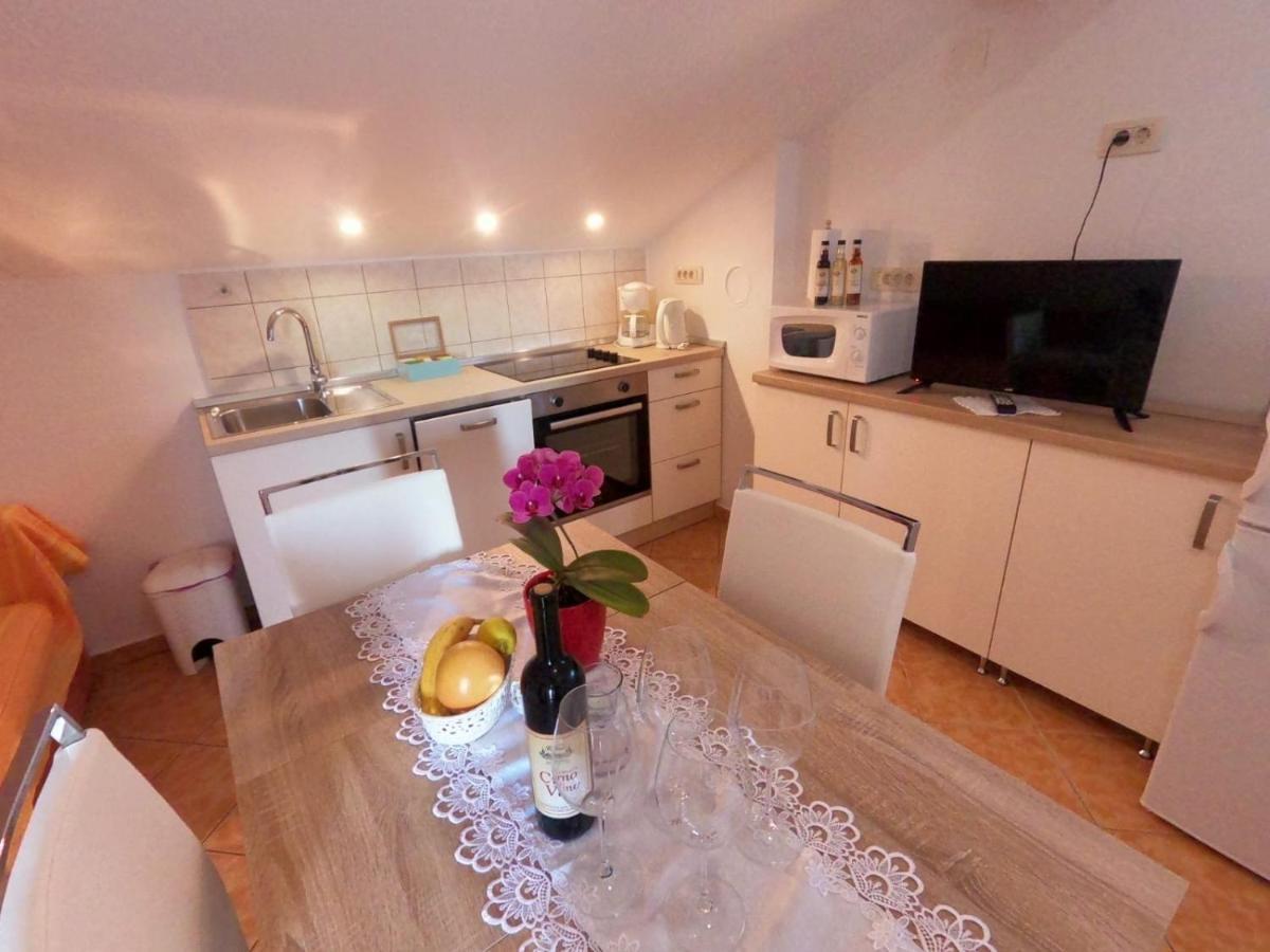 Apartments And Rooms By The Sea Palit, Rab - 5010 Exterior foto